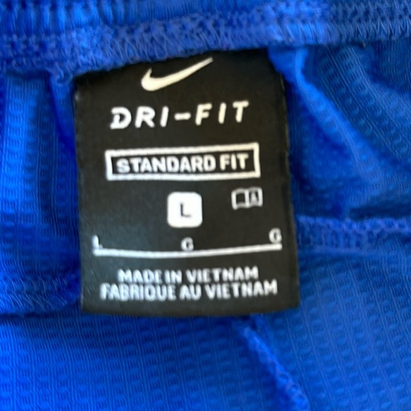 Nike Dri-Fit two-tone blue athletic shorts, size L - Picture 7 of 7